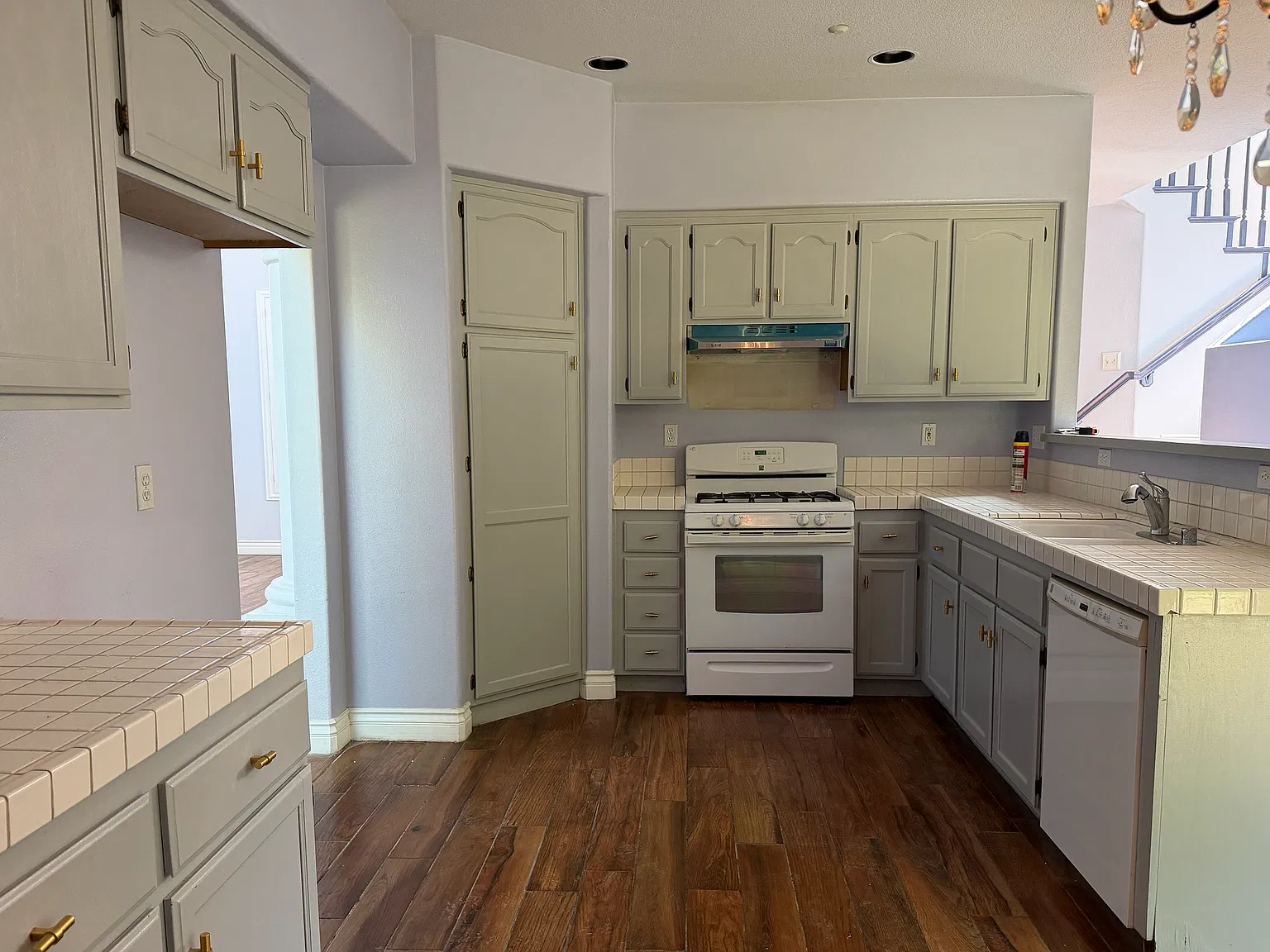 4 bed, 2216 sqft, $3,500 — Photo 3