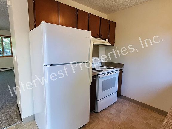 5th image of 1549 SE Tacoma St APT 4