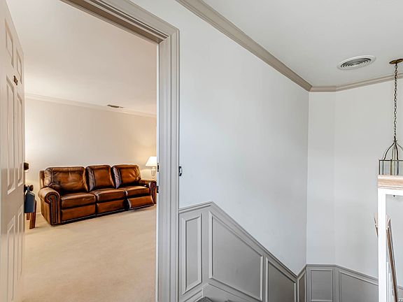 3rd image of 8415 Fredericksburg #307