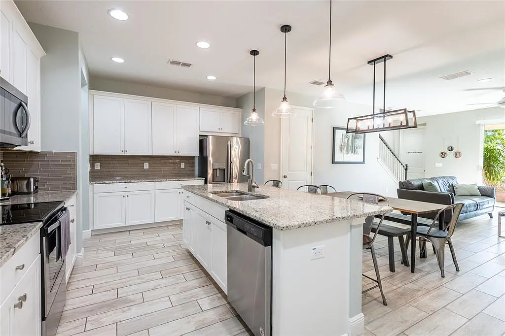 3 bed, 2.5 bath, 1961 sqft, $2,750 — Photo 2