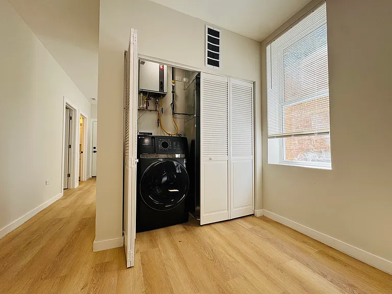 833 W 35th Pl #1R — Photo 6