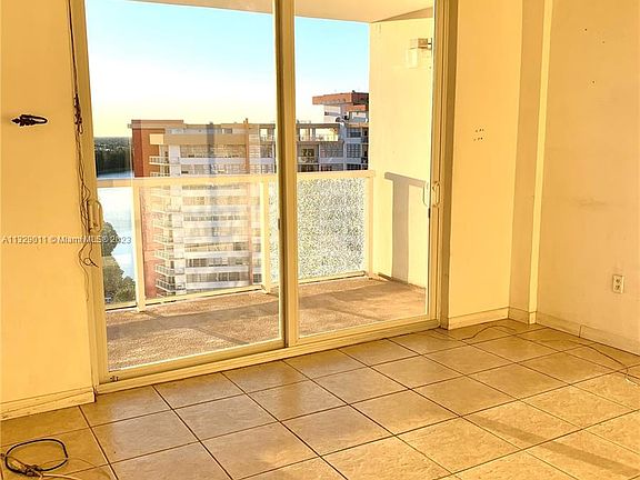 3rd image of 1351 NE Miami Gardens Dr #Penthouse 1e
