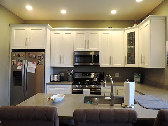 3rd image of 432 E 5th St #2