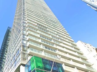 38 Grenville St #2710-C01, Toronto, ON M4Y 1A5