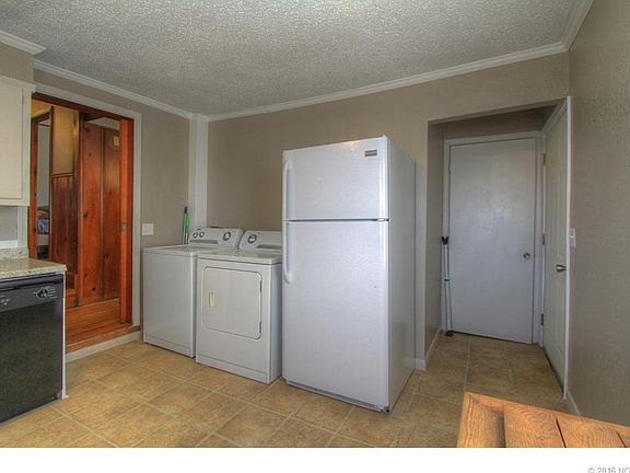 3rd image of 4809 S Vancouver Ave