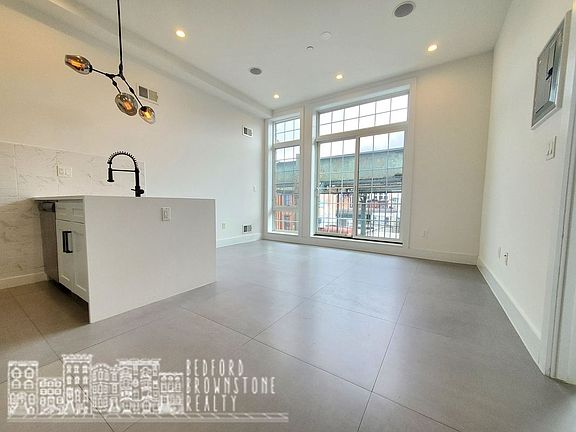 3rd image of 1163 Myrtle Ave #2F