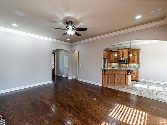 5th image of 3932 Le Brooke Ln