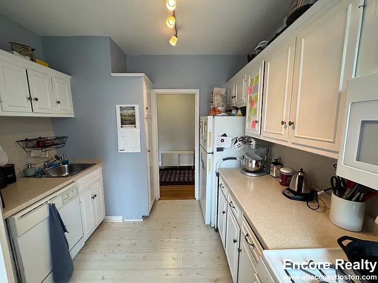 31 Longwood Ave #2 — Photo 10