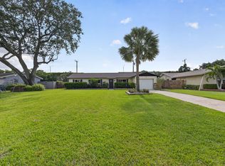 9820 Jonquil Cir N, Palm Beach Gardens, FL 33410
