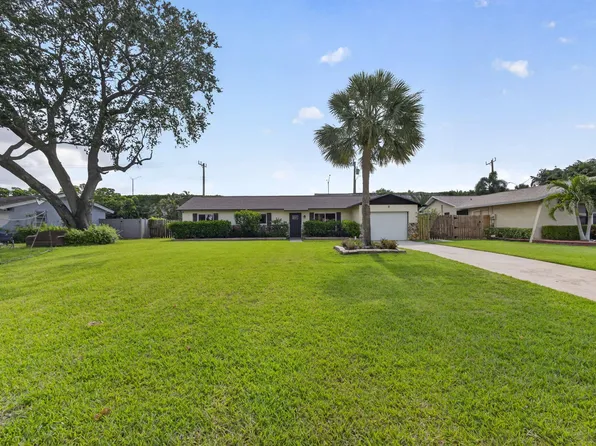 9820 Jonquil Circle N, Palm Beach Gardens, FL 33410