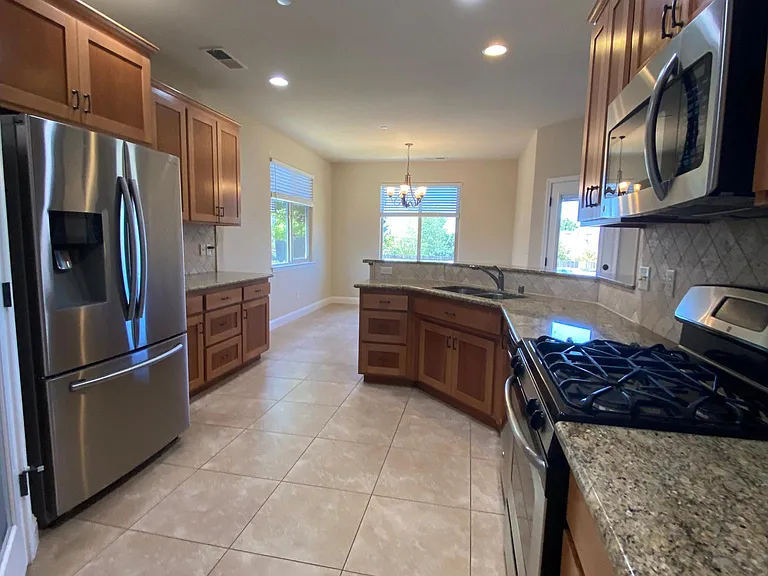 28 Phyllis Ct — Photo 5