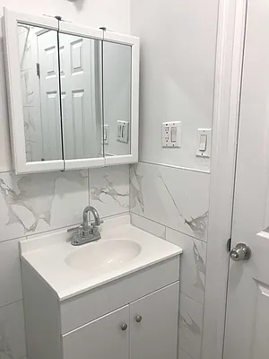 Rented by Paley Management | media 37