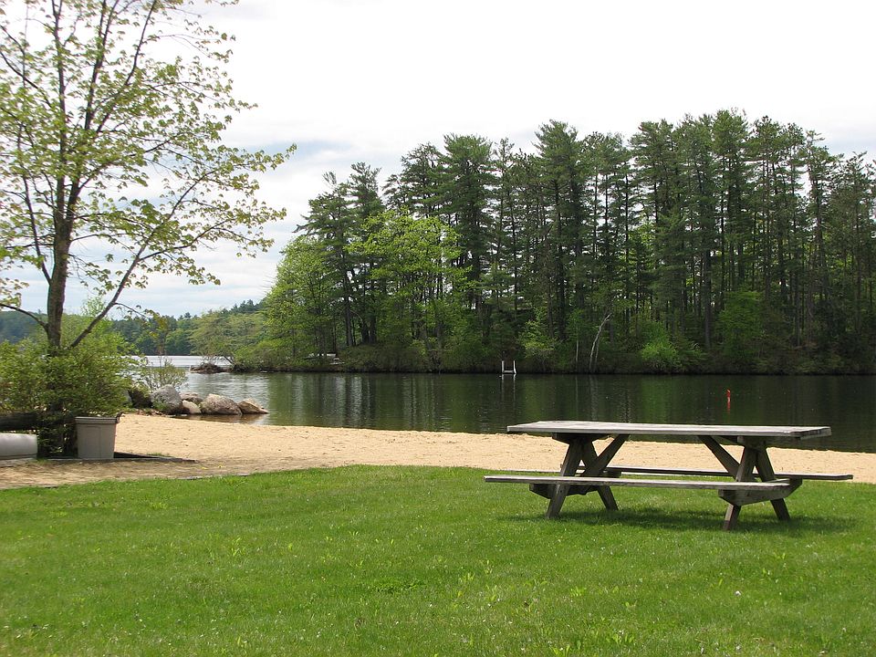 2nd image of 25 Pond Rd