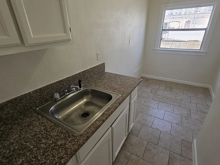 239 W 25th St #6 — Photo 11