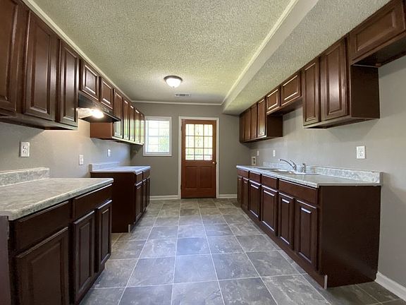 4th image of 1324 Chadwick Cir