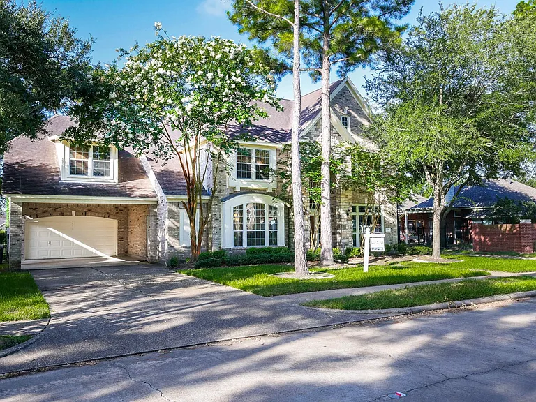 24319 Bay Hill Blvd — Photo 4