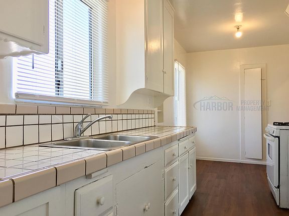 4th image of 1206-1208 McDonald Ave