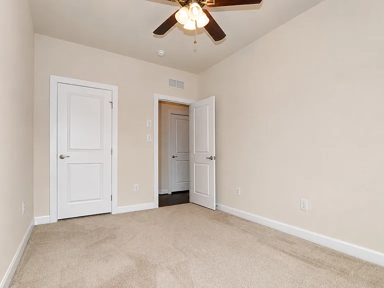 3171 Virginia Bluebell Ct — Photo 43