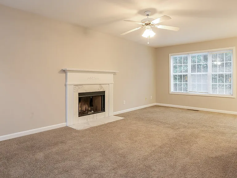 9490 Pebble Creek Ct — Photo 4