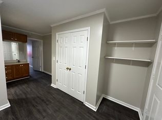 665 N College St #E3, Trenton, TN 38382