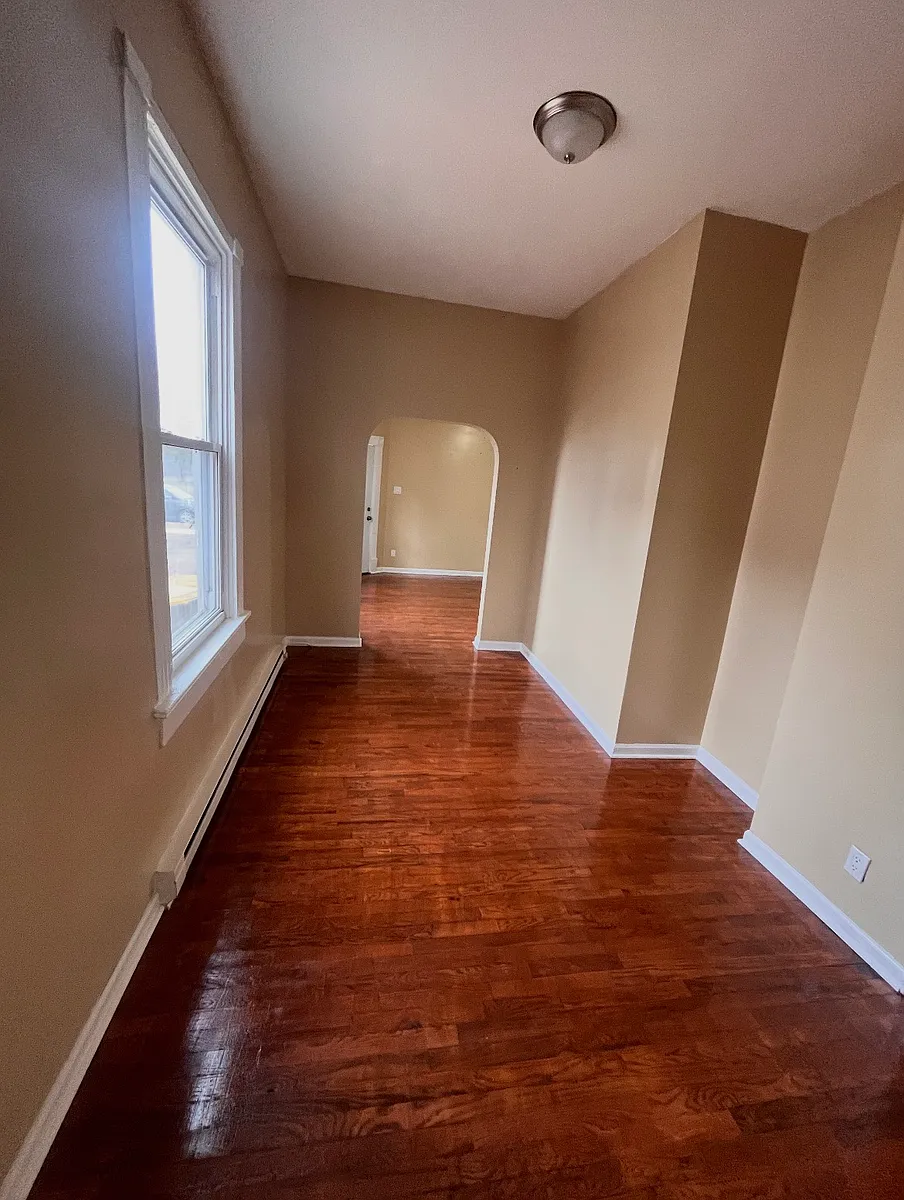 Building Photo - 629 S 3rd St #2