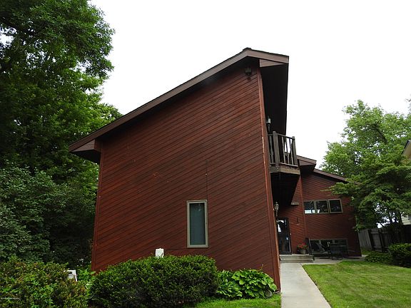 5th image of 836 Lake Shore Dr