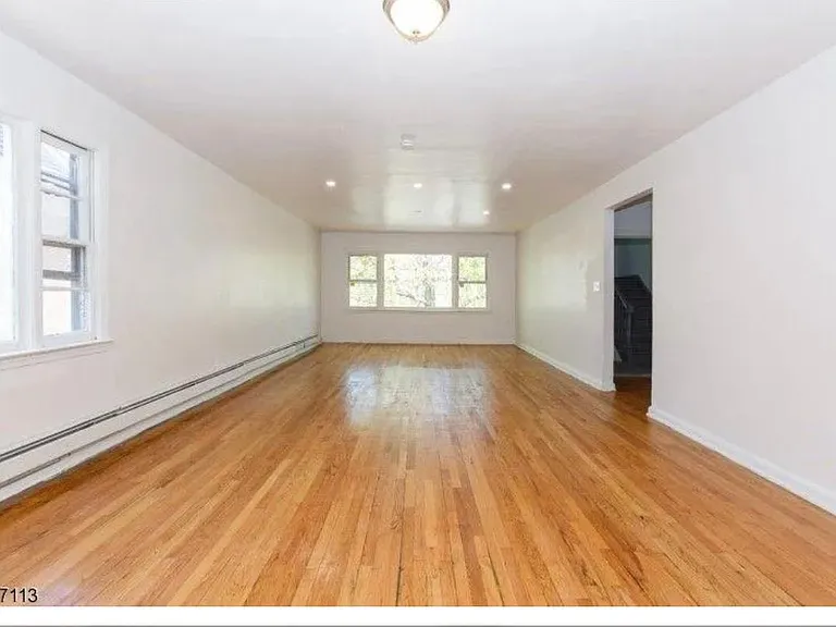388 Leslie St #1 — Photo 2