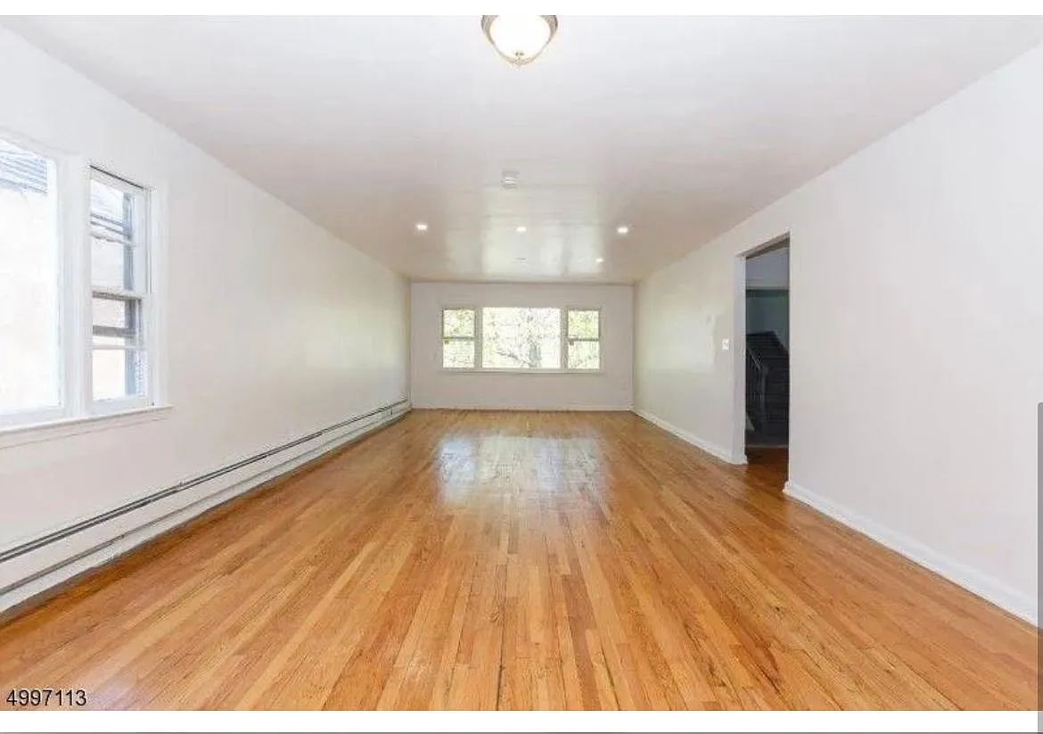 Building Photo - 388 Leslie St #1