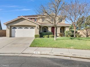 519 Cedarbrook Ln, Corona, CA 92879