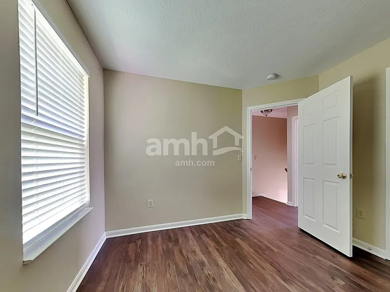 2132 Lunar Ln — Photo 18