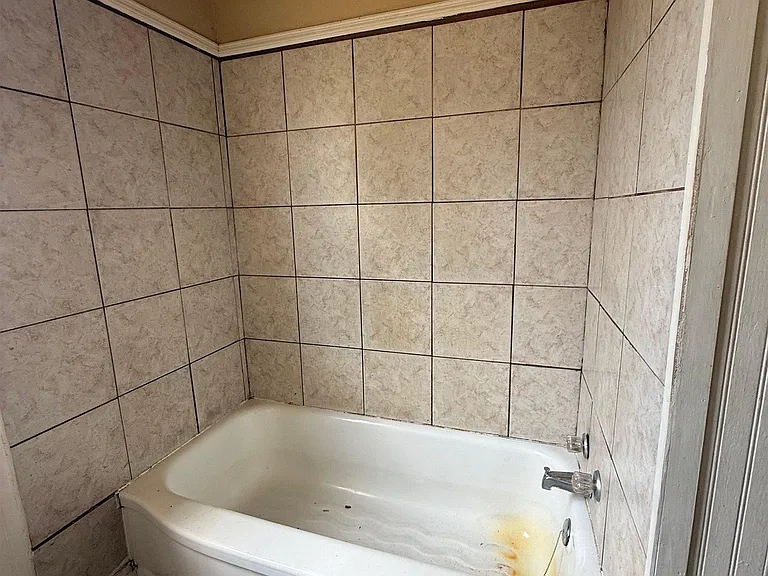 213 Wilson St NE #4 — Photo 3