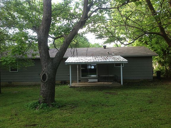 2nd image of 155 E Elm St