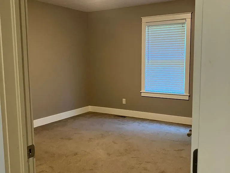 2972 Creekside Ct — Photo 32