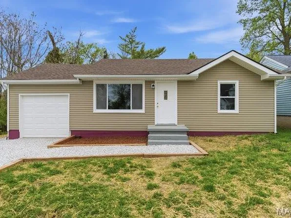 512 W Cherry St, Winfield, MO 63389