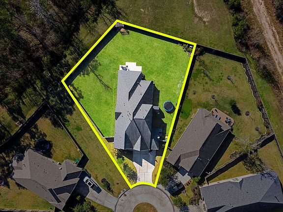 2nd image of 214 Climbing Oaks Pl