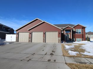 3408 Timber Trl SE, Minot, ND 58701