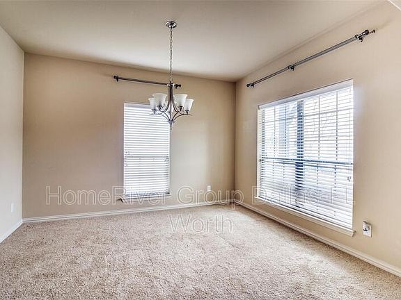 3rd image of 2621 Frances Ln