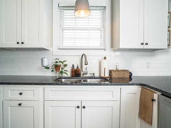 3rd image of 289 Keckley Ct