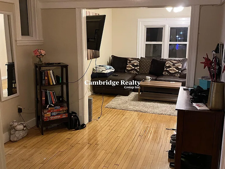 33 Highgate St #7T — Photo 8