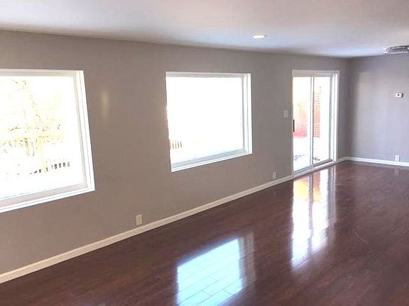 4th image of 1132 Park Terrace Dr