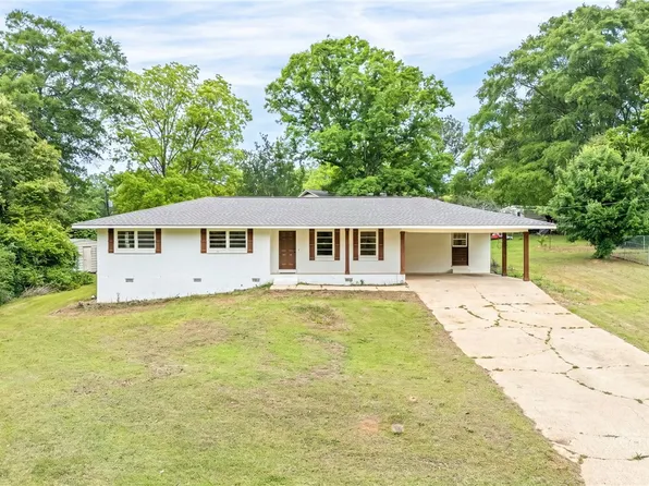 44 Carol St, Alexander City, AL 35010