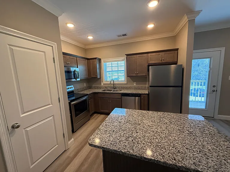 173 Windover Ave — Photo 7
