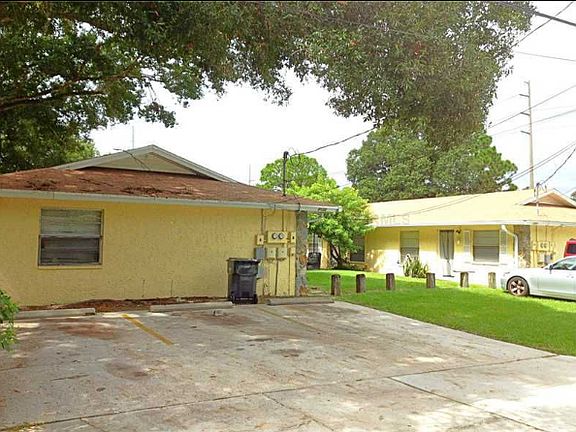 2nd image of 7224 N Sterling Ave #B