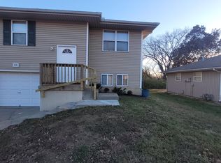 319 NW 62nd Ter, Kansas City, MO 64118