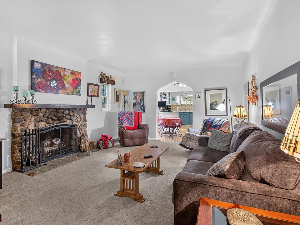 15th image of 1320 Warren Ave