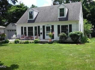 1926 Paddington Rd, Kalamazoo, MI 49001