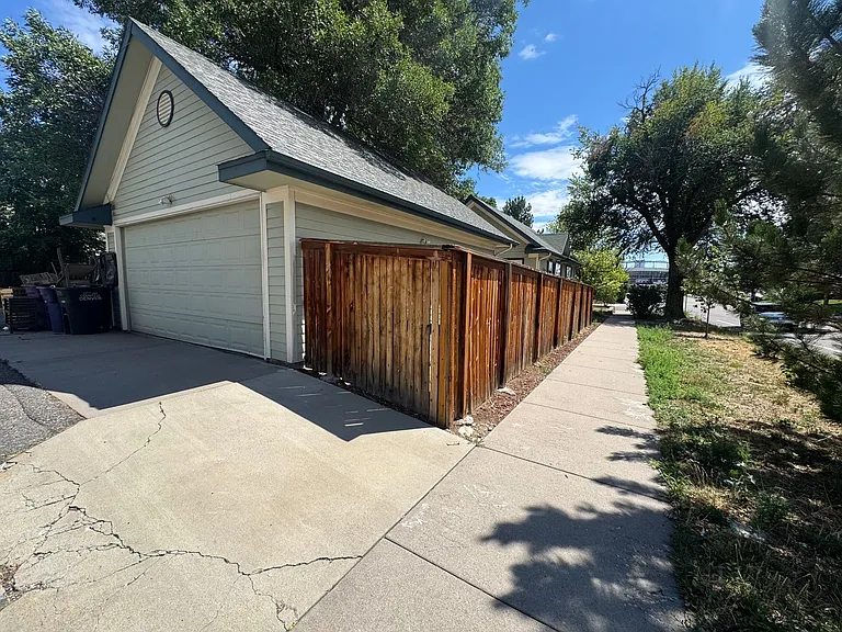 1701 Grove St — Photo 32