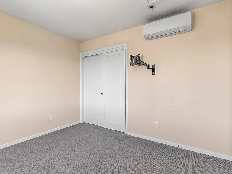 1217 N Morgan St — Photo 7