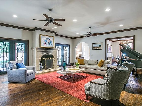 4th image of 4217 Larchmont Ave