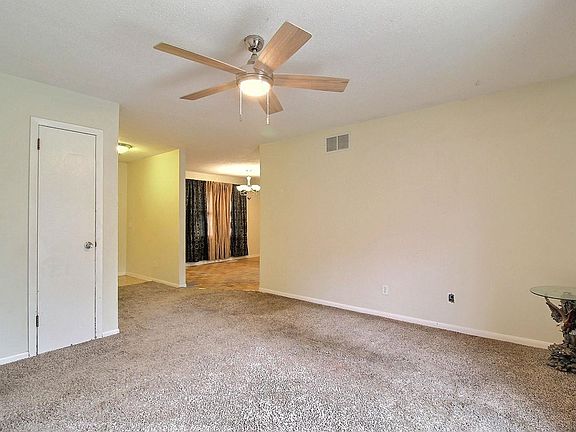 4th image of 606 N Iowa St